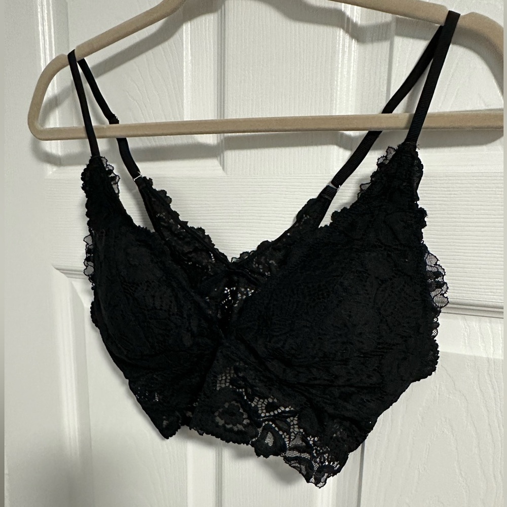 Aerie Lace Bralette with Removable Padding in Black